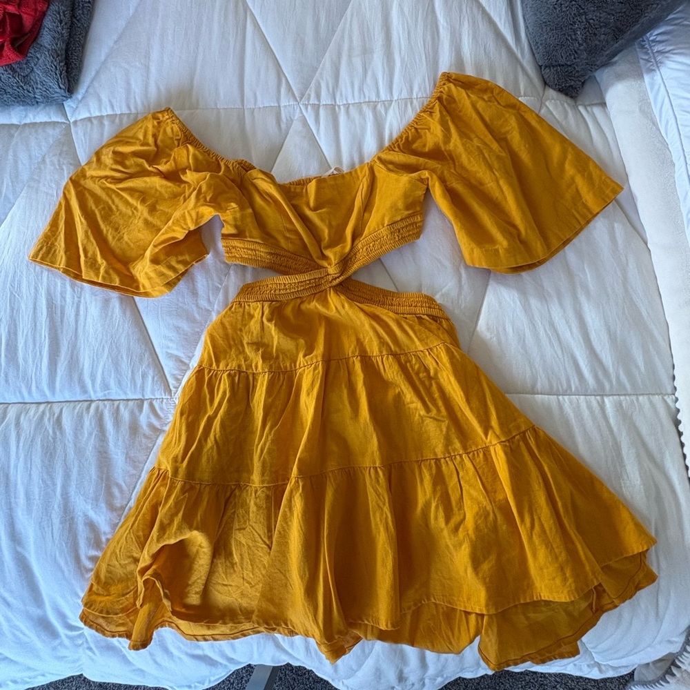 Free People Flutter Sleeve Side Cut-Out Dress☀️ Beautiful Sunshine Yellow